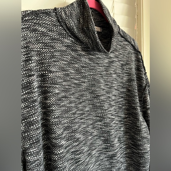 We the Free slit side Tunic Medium - Picture 8 of 10